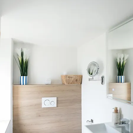 Js Deluxe Apartment